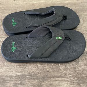 Sanuk basic sandals size 7